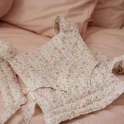 Poppendraagzak – Meerkleurig – Essentials – Soft Flowers
